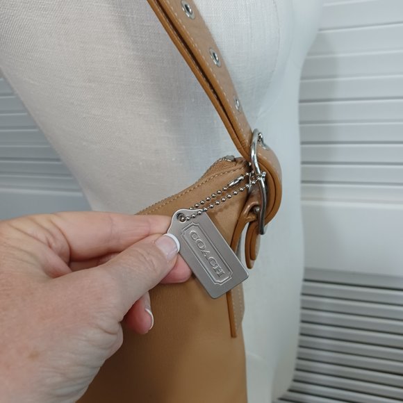 Coach Vintage Tan Leather Hobo Shoulder Bag - Picture 5 of 16